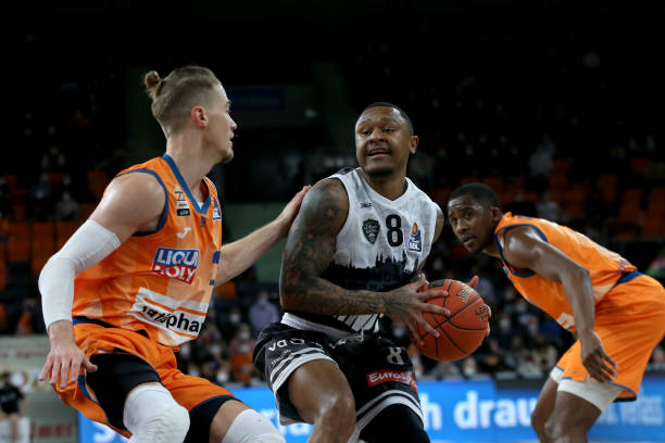 选手不仅需 选手不仅需