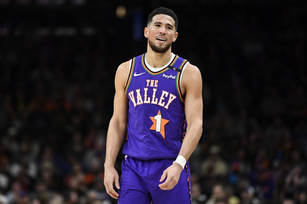 在休赛期完 在休赛期完